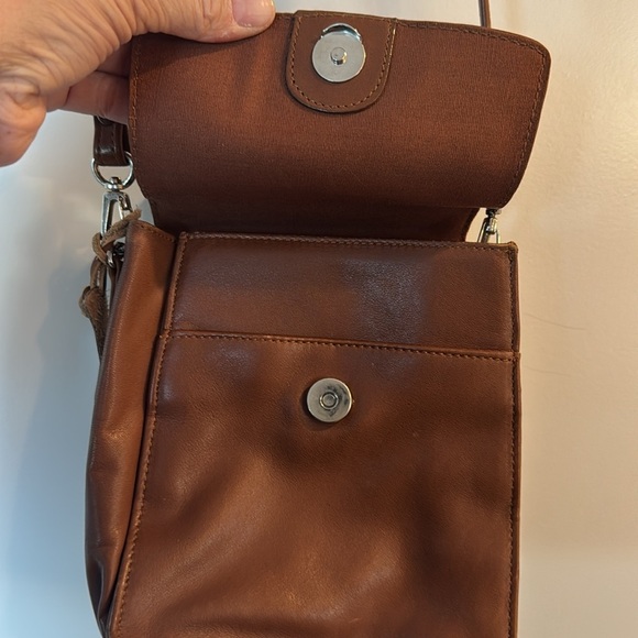 Fossil Women's Brown Leather silver Tone Crossbody Bag With Magnetic Lock Sz S - Picture 4 of 14
